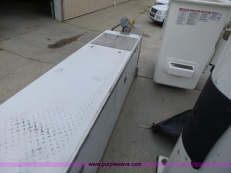 image for item L7135 2011 Dodge Ram 5500 bucket truck