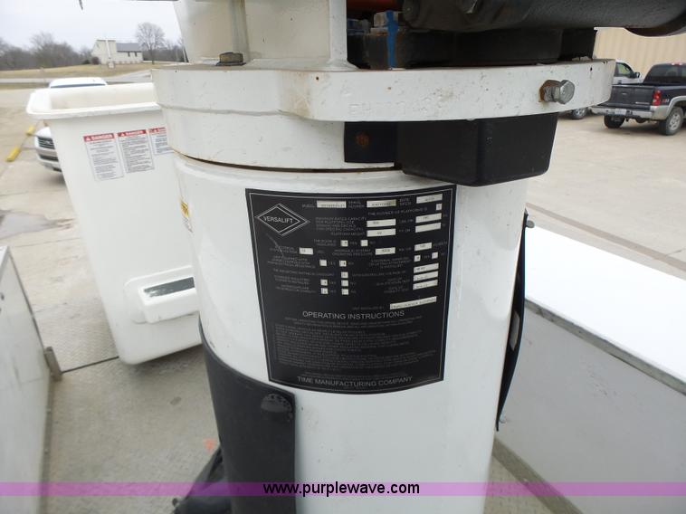 image for item L7135 2011 Dodge Ram 5500 bucket truck