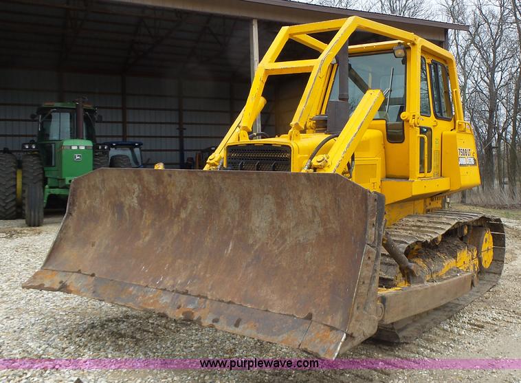 image for item L7150 1994 John Deere 750B LT dozer