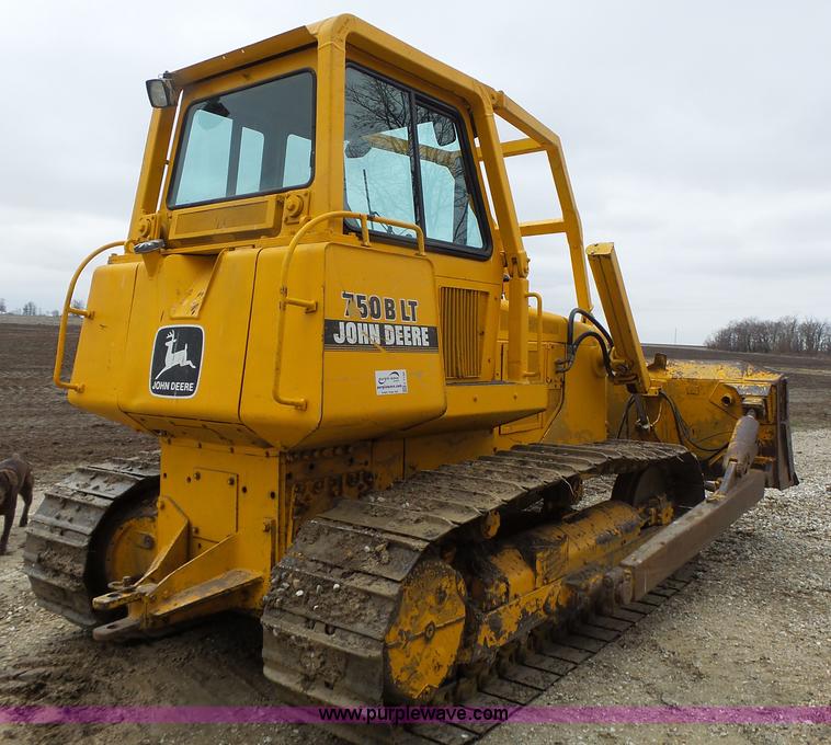 image for item L7150 1994 John Deere 750B LT dozer