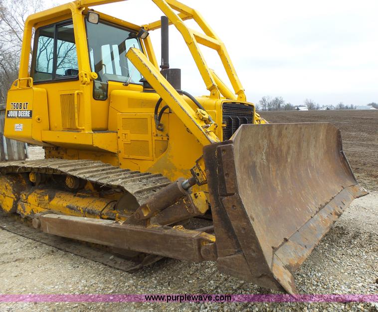 image for item L7150 1994 John Deere 750B LT dozer