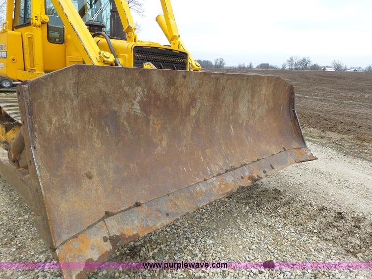 image for item L7150 1994 John Deere 750B LT dozer