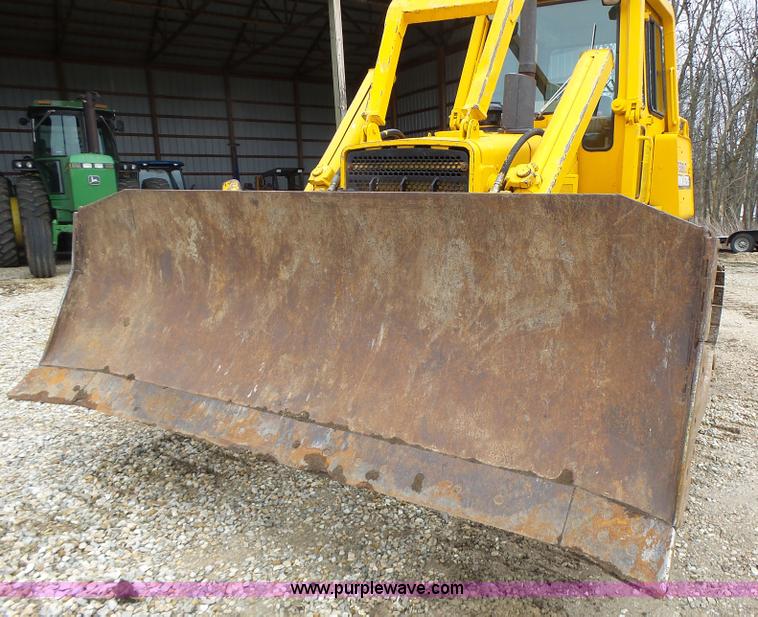 image for item L7150 1994 John Deere 750B LT dozer