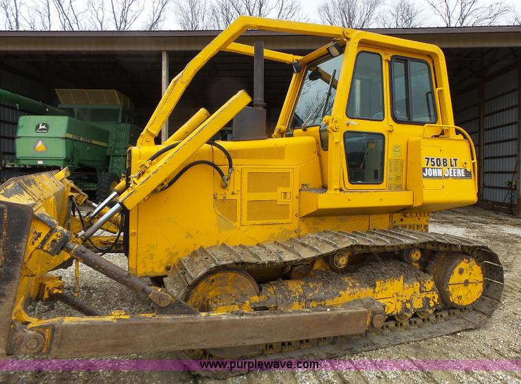 image for item L7150 1994 John Deere 750B LT dozer