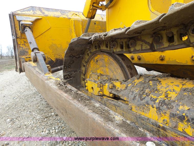 image for item L7150 1994 John Deere 750B LT dozer