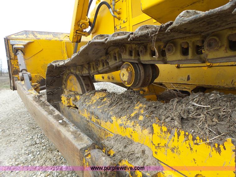 image for item L7150 1994 John Deere 750B LT dozer