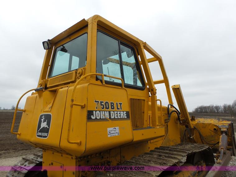 image for item L7150 1994 John Deere 750B LT dozer