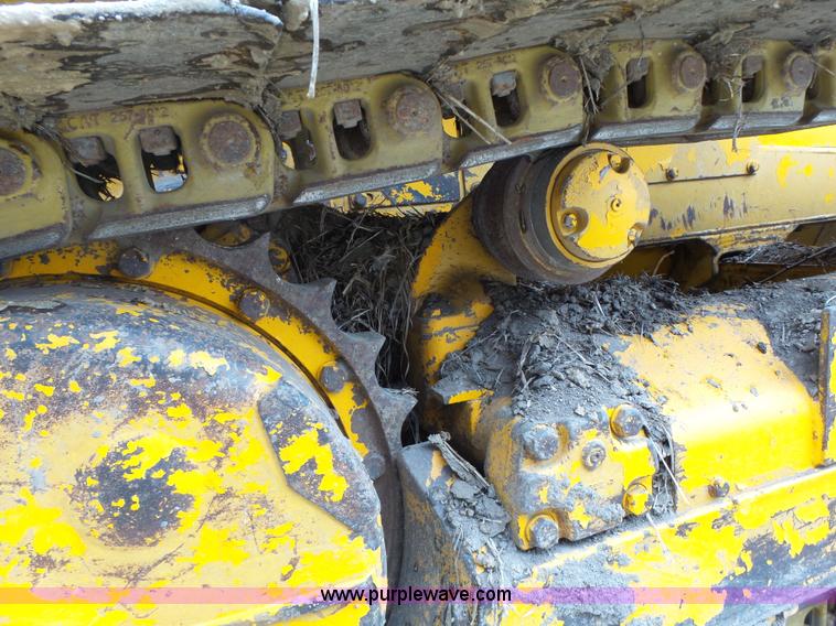 image for item L7150 1994 John Deere 750B LT dozer