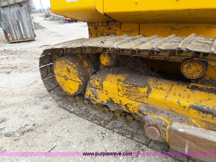 image for item L7150 1994 John Deere 750B LT dozer