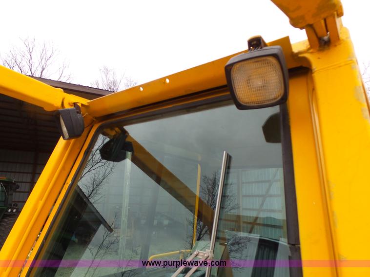 image for item L7150 1994 John Deere 750B LT dozer