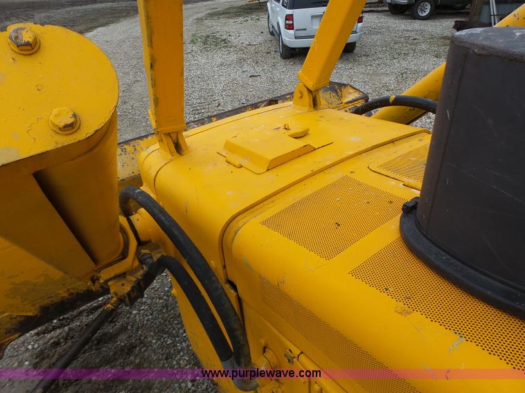 image for item L7150 1994 John Deere 750B LT dozer