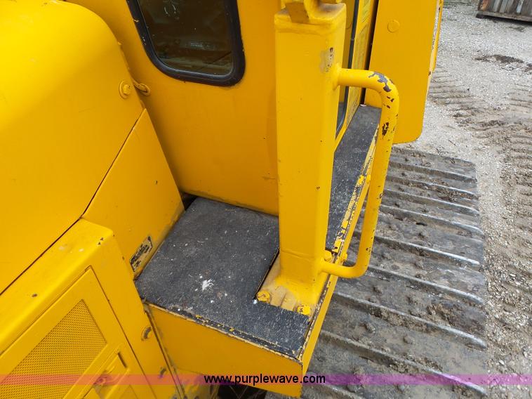 image for item L7150 1994 John Deere 750B LT dozer