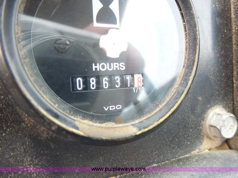 image for item L7150 1994 John Deere 750B LT dozer