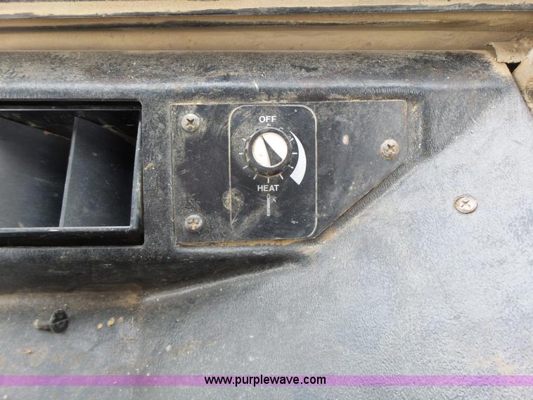 image for item L7150 1994 John Deere 750B LT dozer