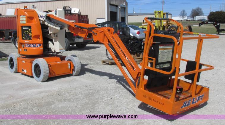 image for item L7151 2006 JLG E300AJP boom lift