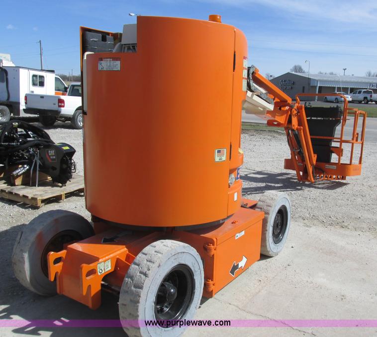 image for item L7151 2006 JLG E300AJP boom lift