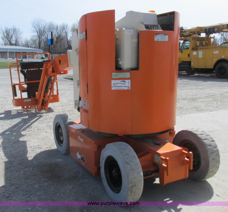 image for item L7151 2006 JLG E300AJP boom lift