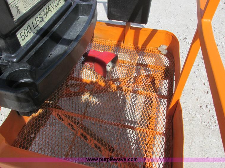 image for item L7151 2006 JLG E300AJP boom lift