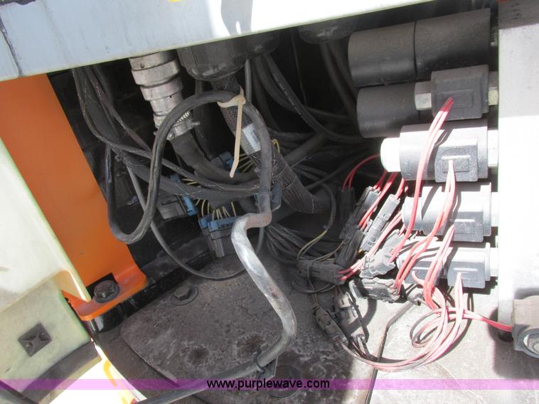 image for item L7151 2006 JLG E300AJP boom lift