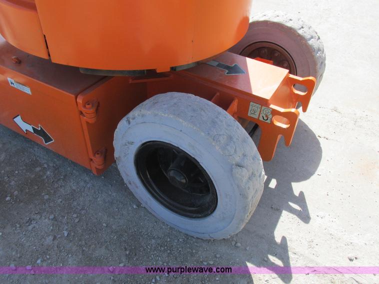 image for item L7151 2006 JLG E300AJP boom lift