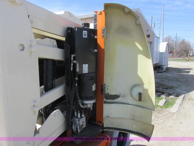 image for item L7151 2006 JLG E300AJP boom lift