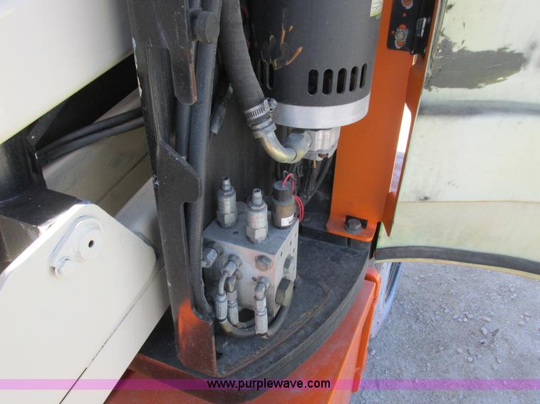 image for item L7151 2006 JLG E300AJP boom lift