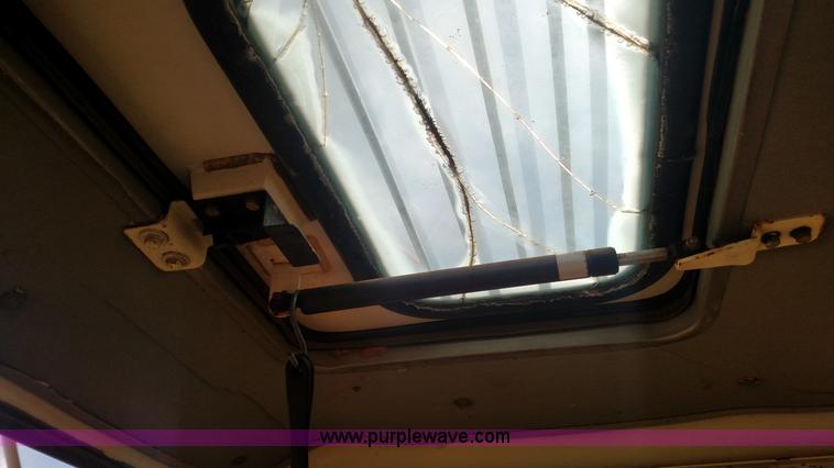 image for item L7376 1994 Hyundai Robex 290LC excavator