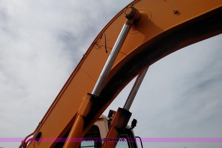 image for item L7376 1994 Hyundai Robex 290LC excavator