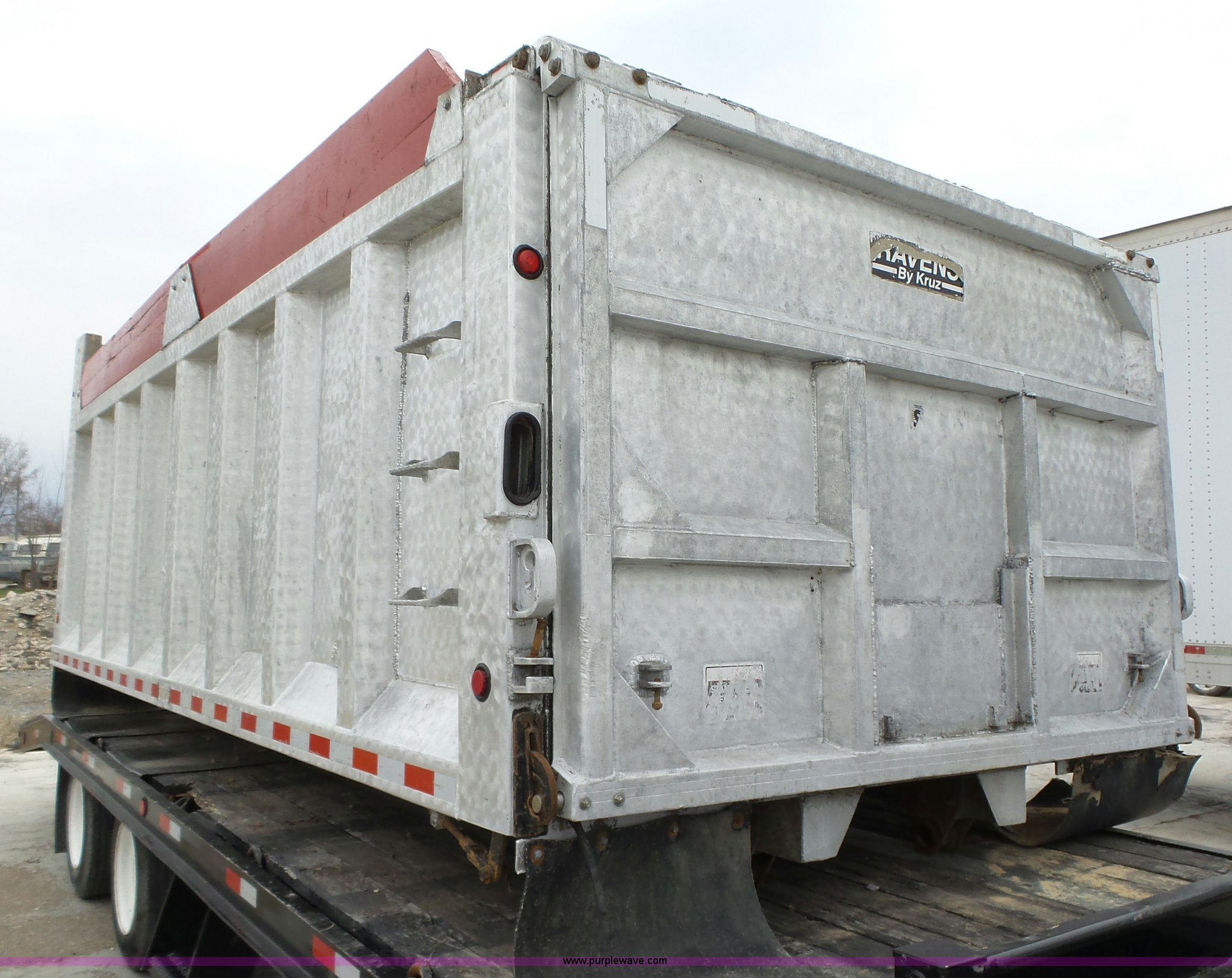 Ravens aluminum dump bed in Centerville, IA Item L5634 sold Purple Wave