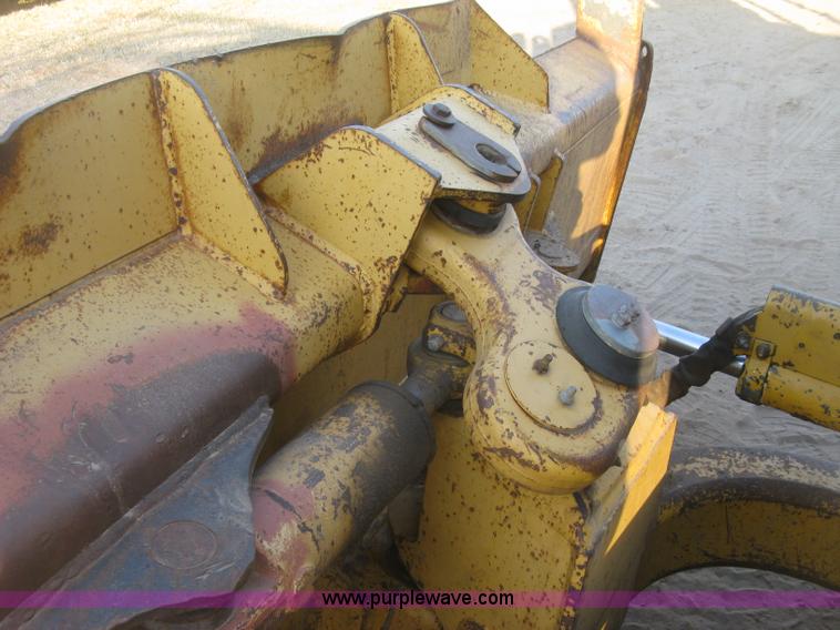 image for item J2857 1996 John Deere 550G LGP pipelayer