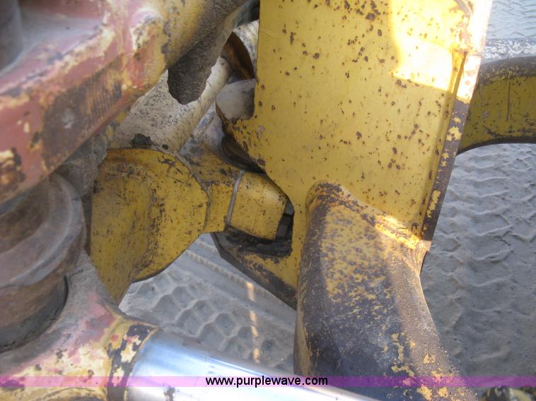 image for item J2857 1996 John Deere 550G LGP pipelayer