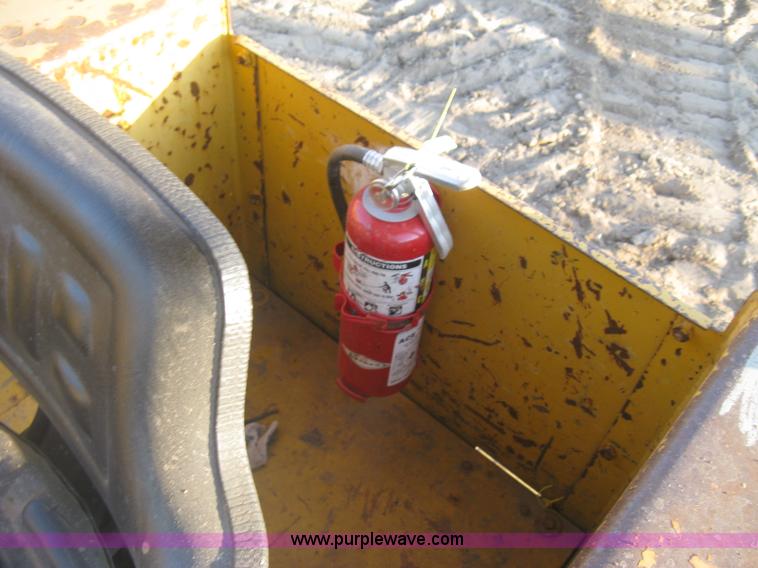 image for item J2857 1996 John Deere 550G LGP pipelayer