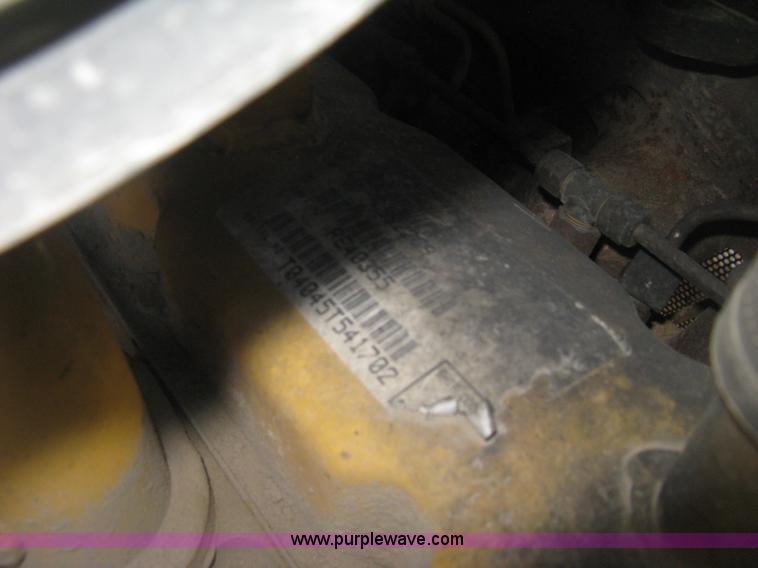 image for item J2857 1996 John Deere 550G LGP pipelayer