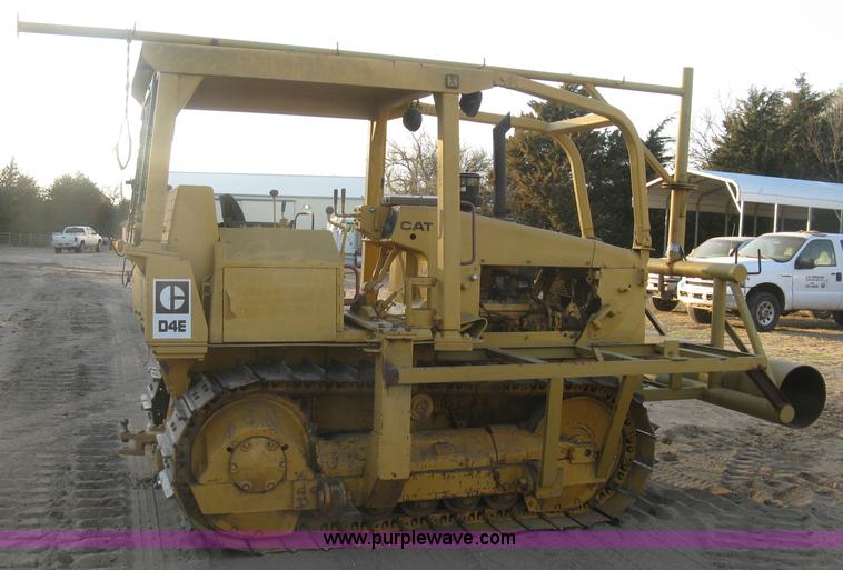 image for item J2858 1979 Caterpillar D4E pipelayer