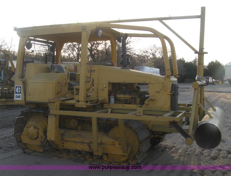 image for item J2858 1979 Caterpillar D4E pipelayer