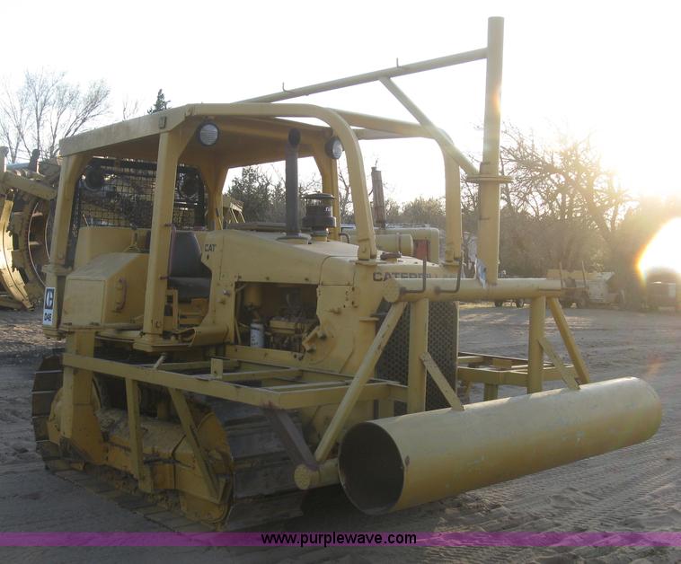 image for item J2858 1979 Caterpillar D4E pipelayer
