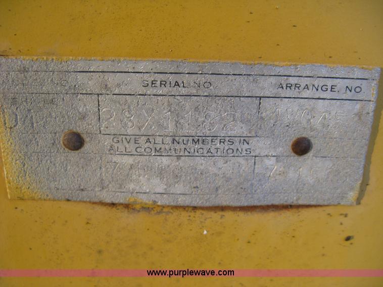 image for item J2858 1979 Caterpillar D4E pipelayer