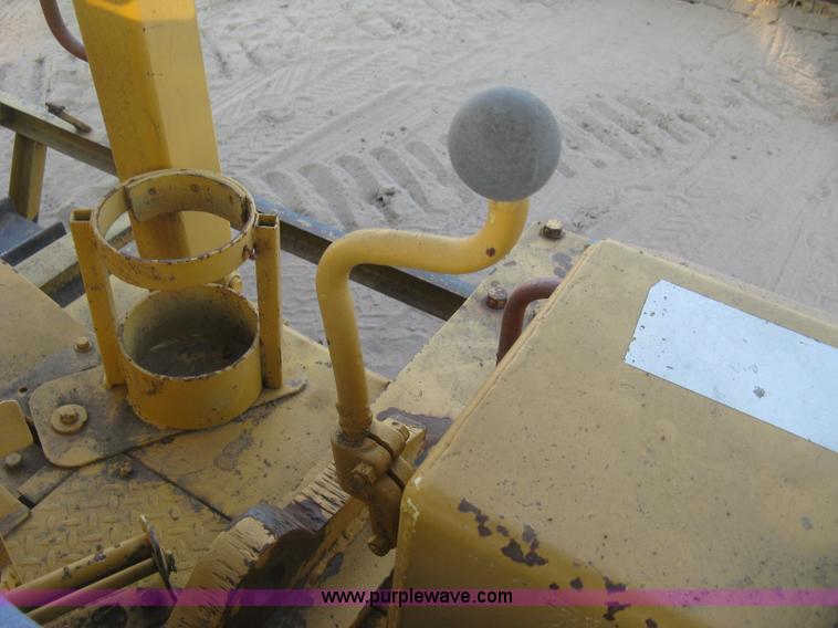 image for item J2858 1979 Caterpillar D4E pipelayer