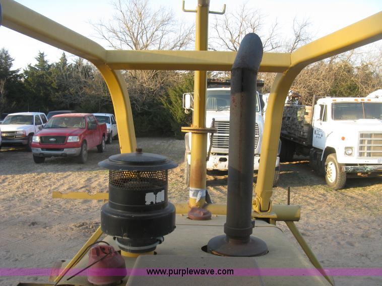 image for item J2858 1979 Caterpillar D4E pipelayer