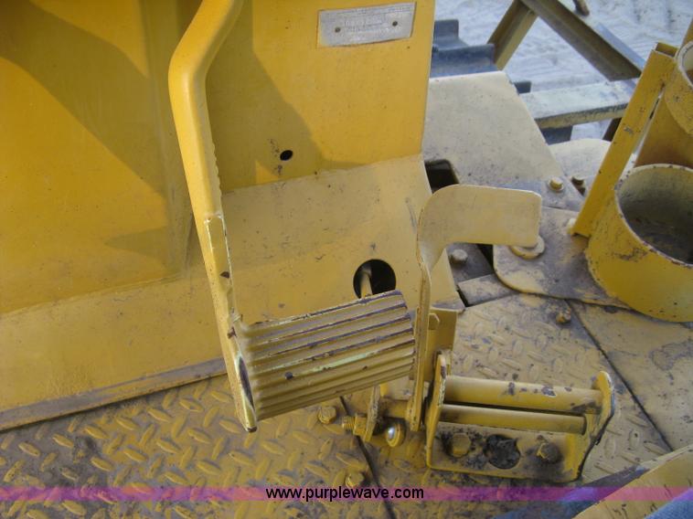 image for item J2858 1979 Caterpillar D4E pipelayer