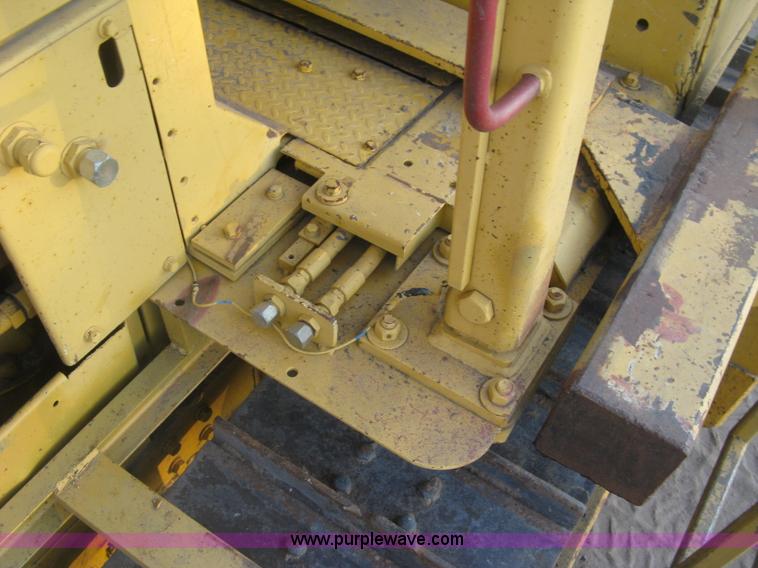 image for item J2858 1979 Caterpillar D4E pipelayer