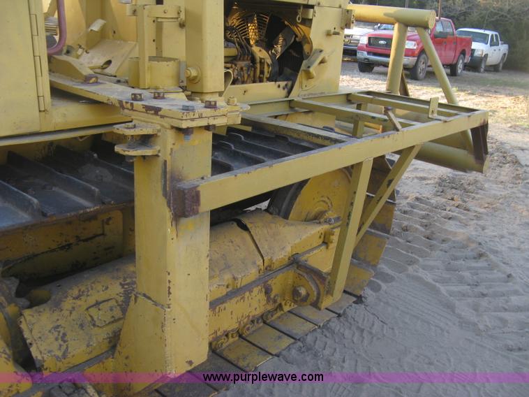 image for item J2858 1979 Caterpillar D4E pipelayer