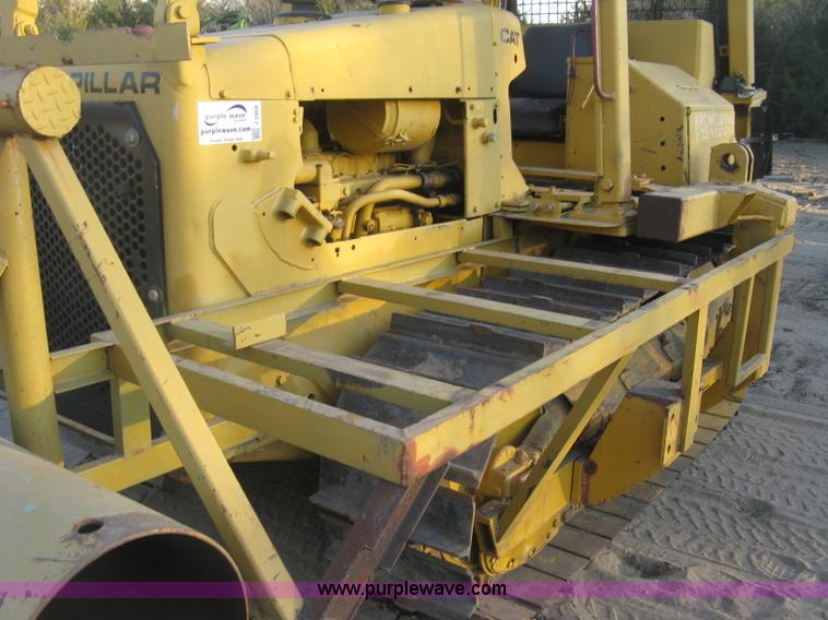 image for item J2858 1979 Caterpillar D4E pipelayer