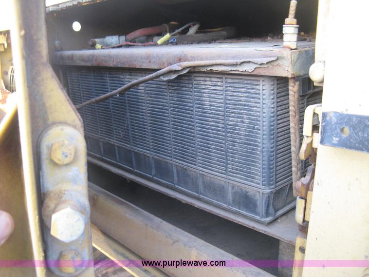 image for item J2858 1979 Caterpillar D4E pipelayer