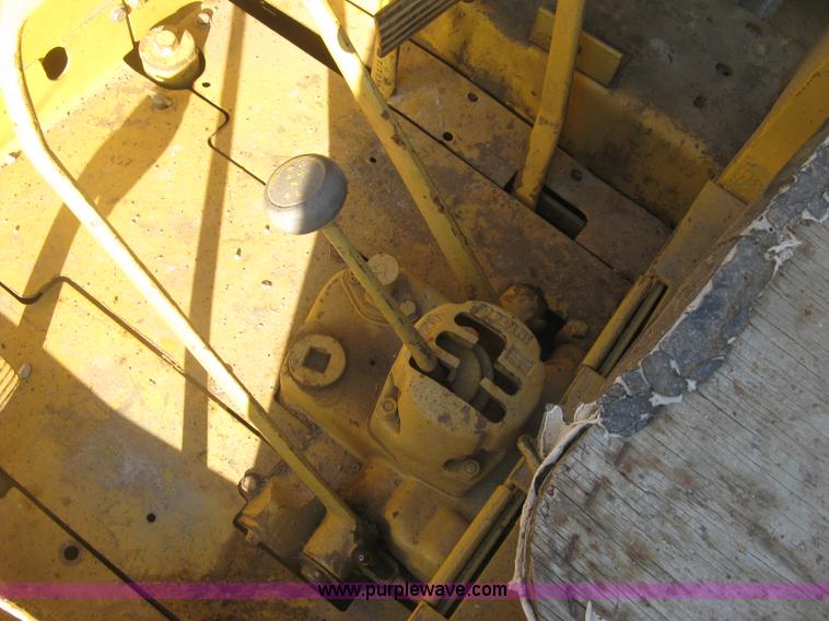 image for item J2859 1970 Caterpillar D4D pipelayer