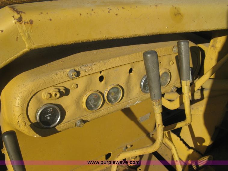 image for item J2859 1970 Caterpillar D4D pipelayer