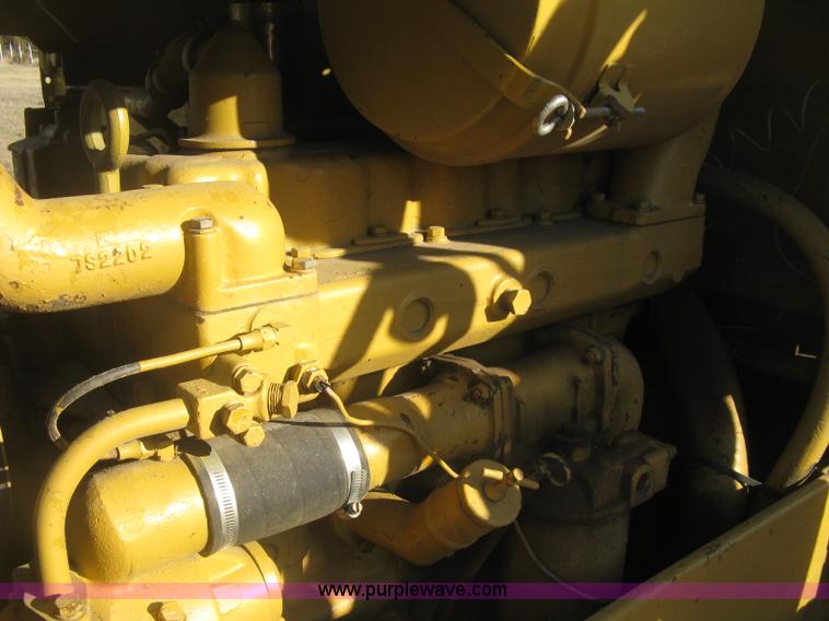 image for item J2859 1970 Caterpillar D4D pipelayer