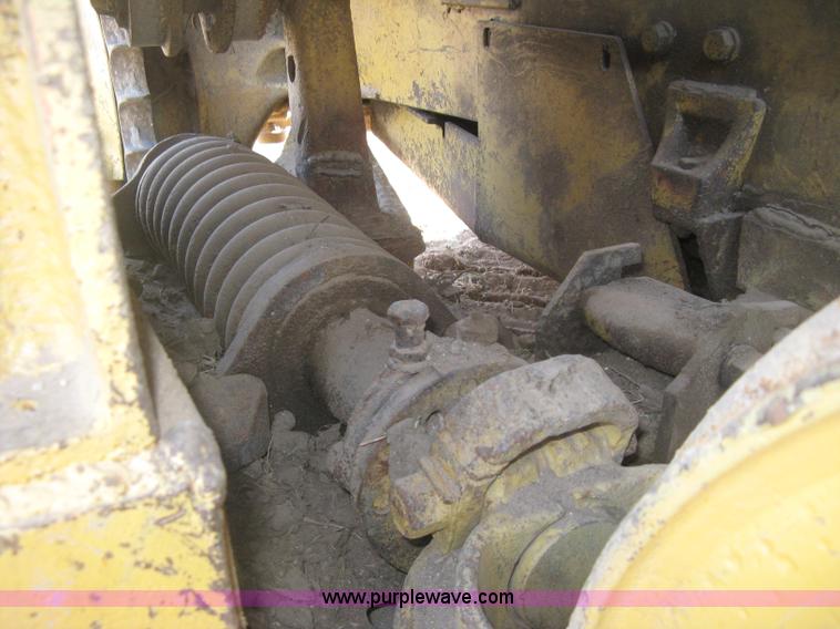 image for item J2859 1970 Caterpillar D4D pipelayer