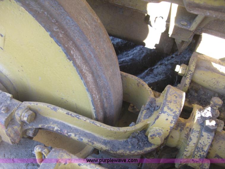 image for item J2859 1970 Caterpillar D4D pipelayer