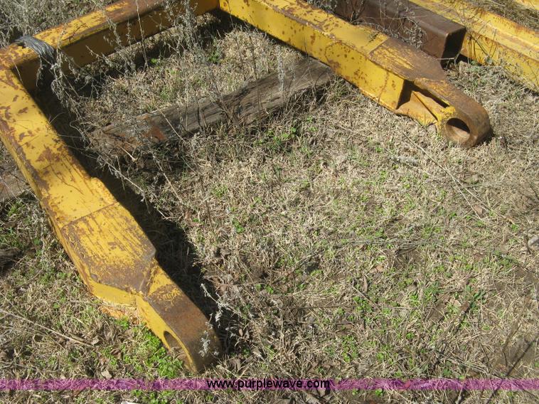 image for item J2859 1970 Caterpillar D4D pipelayer